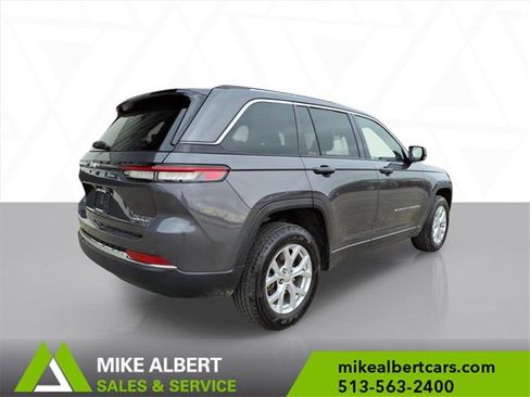 Used 2023 Jeep Grand Cherokee Limited image 7