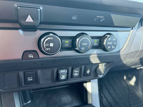 Used 2019 Toyota Tacoma TRD Sport RWD image 24