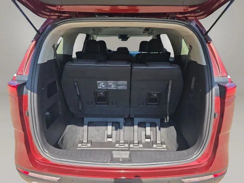 Used 2023 Kia Carnival LX w/ Paint Protection Package FWD image 46