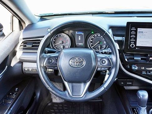 Used 2023 Toyota Camry SE FWD image 19
