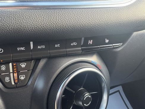 Used 2025 Chevrolet Blazer LT image 18