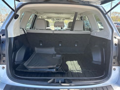 Used 2017 Subaru Forester 2.5i Limited AWD/4WD image 12