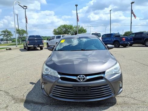 Used 2015 Toyota Camry LE FWD image 2