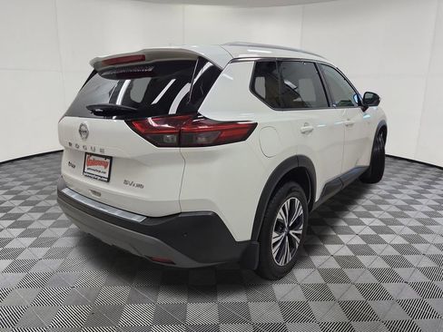 Used 2021 Nissan Rogue SV w/ Premium Package AWD/4WD image 4