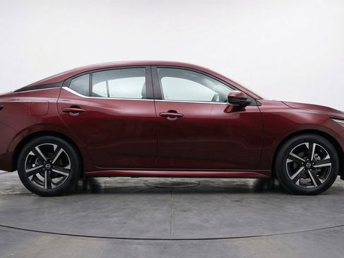 Used 2025 Nissan Sentra SV image 11