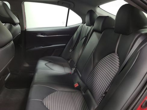 Used 2020 Toyota Camry SE w/ Convenience Package FWD image 26