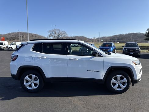 Used 2022 Jeep Compass Latitude w/ Convenience Group image 6