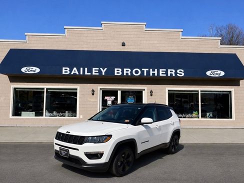 Used 2019 Jeep Compass Latitude AWD/4WD image 1