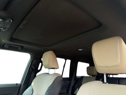 Used 2024 Lexus GX 550 AWD/4WD image 17