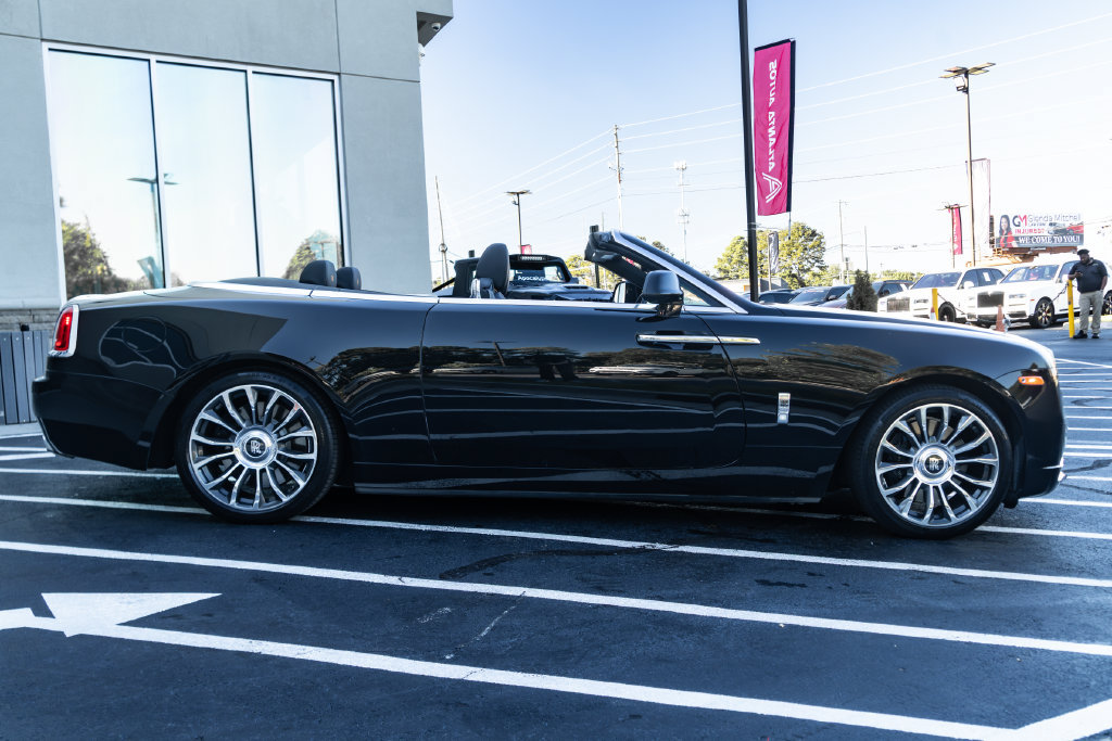 Used 2018 Rolls-Royce Dawn RWD image 9