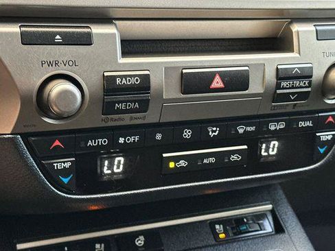 Used 2015 Lexus ES 350 w/ Premium Package FWD image 20
