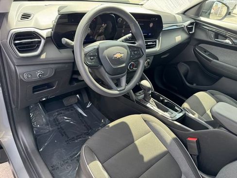 Certified 2025 Chevrolet TrailBlazer LS FWD image 13