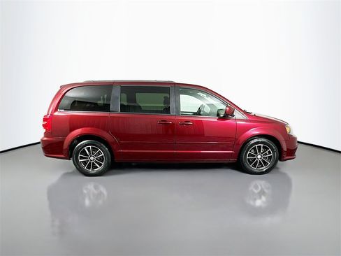 Used 2017 Dodge Grand Caravan GT image 11