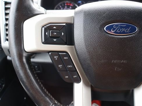 Used 2017 Ford F450 Lariat w/ Tow Technology Bundle image 7