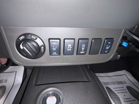 Used 2021 Nissan Frontier SV AWD/4WD image 32
