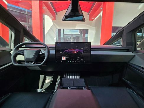 Used 2024 Tesla Cybertruck AWD Crew Cab image 22