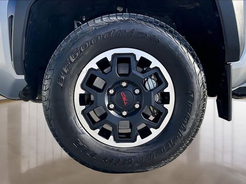Used 2024 Toyota Tacoma TRD Off-Road AWD/4WD image 33