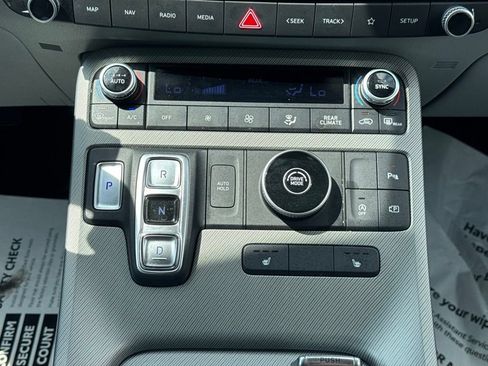 Used 2025 Hyundai Palisade SEL FWD image 23