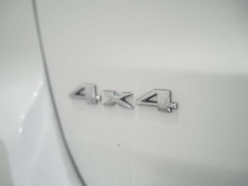 Used 2019 Jeep Grand Cherokee Limited AWD/4WD image 9