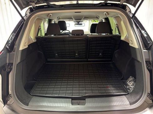 Used 2023 Nissan Rogue SV image 28