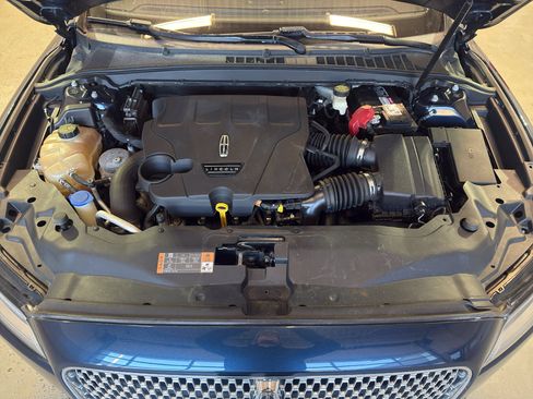 Used 2017 Lincoln Continental Reserve w/ Technology Package AWD/4WD image 32