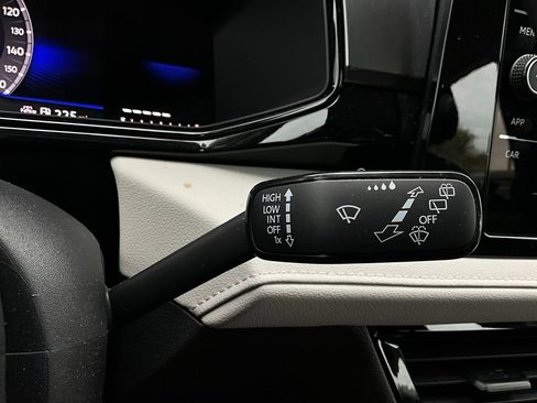 Used 2025 Volkswagen Taos S image 35