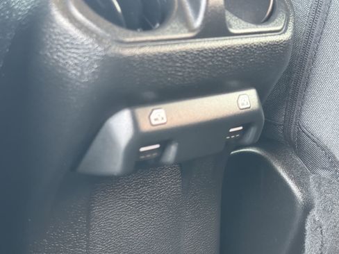 Used 2025 Jeep Wrangler Unlimited Sport AWD/4WD image 22