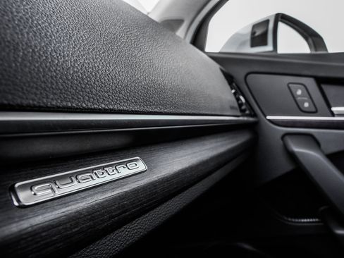 Certified 2025 Audi Q5 2.0T Premium Plus w/ Premium Plus Package image 19