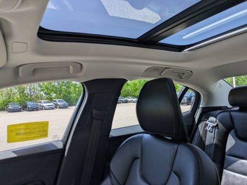 Used 2024 Volvo S60 B5 Core FWD image 28