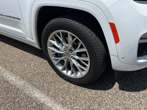 Used 2022 Jeep Grand Cherokee Summit w/ Advanced Protech Group IV AWD/4WD image 4
