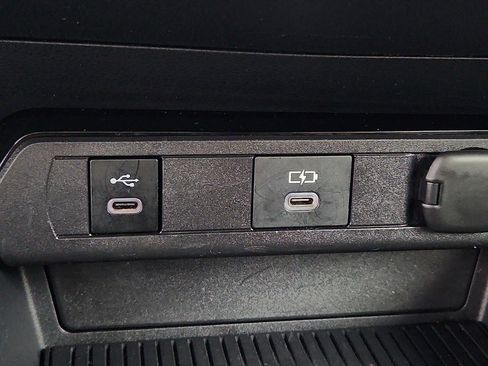 Used 2023 Toyota Prius XLE image 23