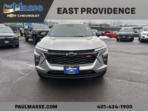 Used 2024 Chevrolet Trax RS w/ Sunroof Package image 2