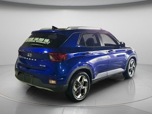 Used 2022 Hyundai Venue Limited w/ Cargo Package FWD image 7