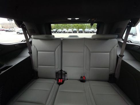 Used 2022 Chevrolet Tahoe LT w/ Luxury Package image 29