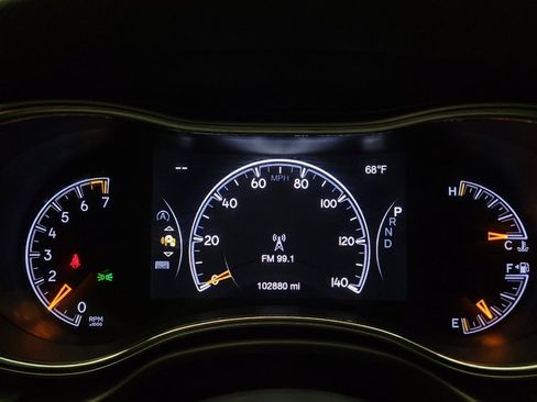 Used 2018 Jeep Grand Cherokee Laredo RWD image 23