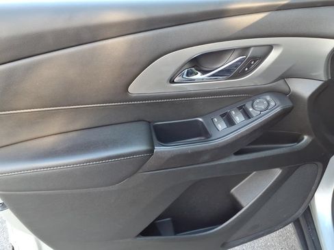 Certified 2022 Chevrolet Traverse LT FWD image 10