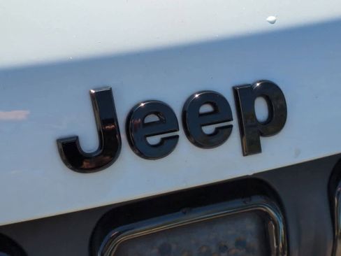 Certified 2022 Jeep Compass Altitude w/ Sun and Sound Group image 12