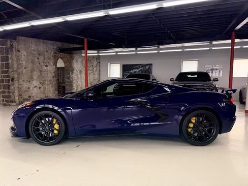 Used 2025 Chevrolet Corvette Stingray Premium Cpe w/ Z51 Performance Package image 3