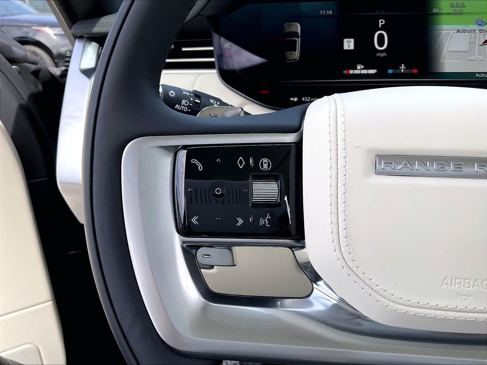 New 2026 Land Rover Range Rover Long Wheelbase SE AWD/4WD image 17