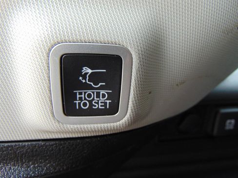 Used 2023 Jeep Grand Cherokee image 13