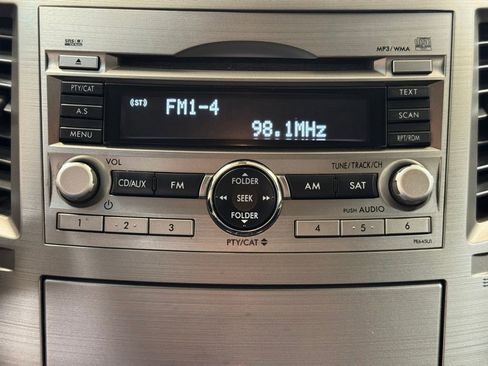 Used 2010 Subaru Outback 2.5i Premium AWD/4WD image 35