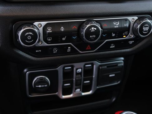 Used 2024 Jeep Wrangler Unlimited Sport AWD/4WD image 19