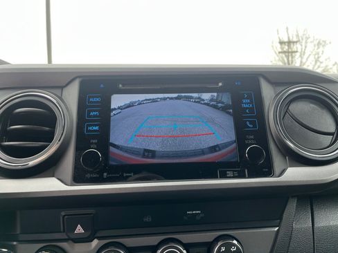 Used 2019 Toyota Tacoma TRD Off-Road image 18