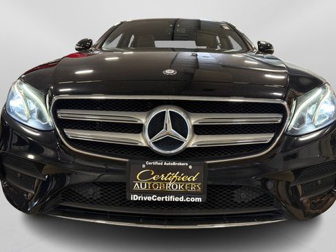 Used 2017 Mercedes-Benz E 300 4MATIC image 10