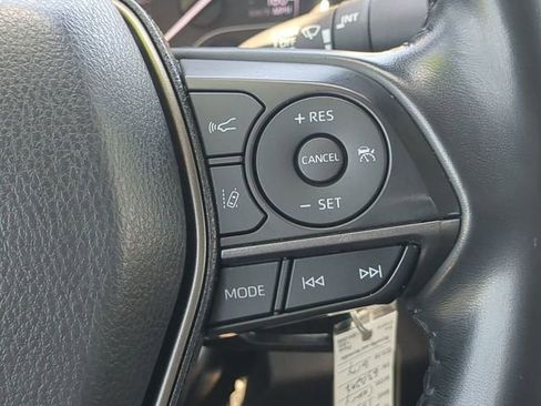 Used 2022 Toyota Camry SE image 23