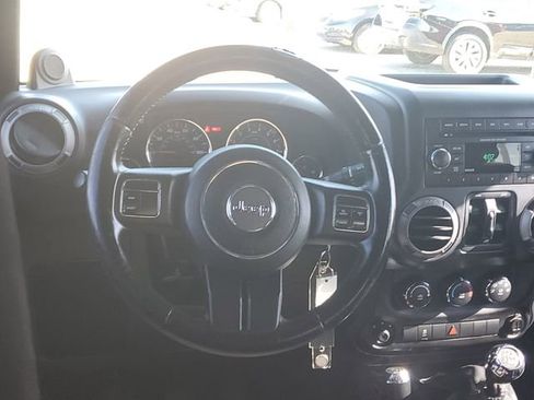 Used 2013 Jeep Wrangler Unlimited Sport image 11