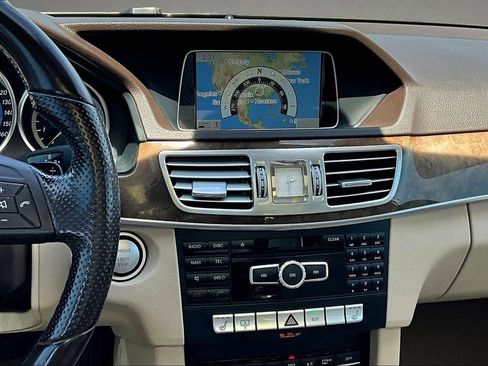Used 2015 Mercedes-Benz E 350 4MATIC Sedan image 9