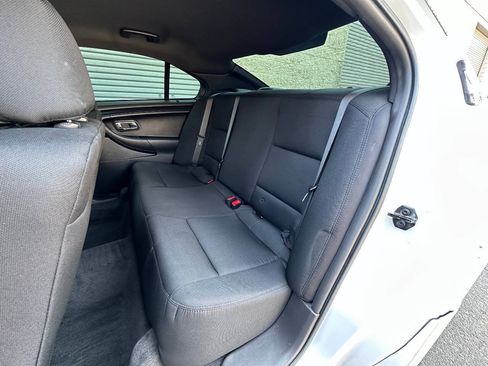 Used 2015 Ford Taurus Police Interceptor AWD image 21
