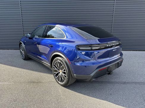 Certified 2025 Porsche Macan Electric image 3