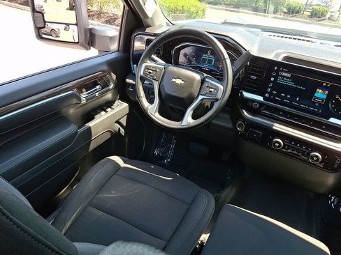 Used 2025 Chevrolet Silverado 2500 LT w/ Convenience Package AWD/4WD image 15